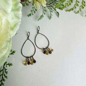 ANTHROPOLOGIE earrings | Delicate amber hue stone drops